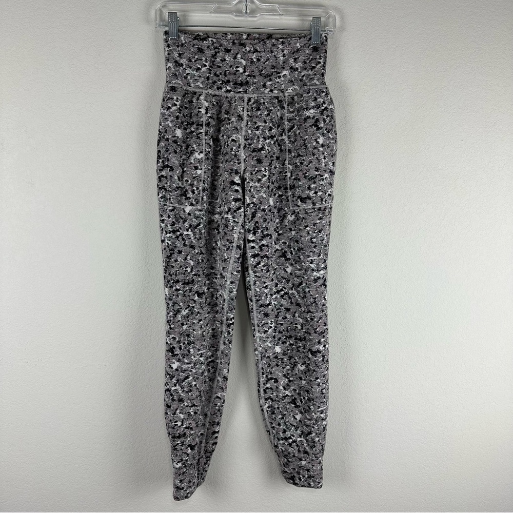 Athleta Tan White Black Salutation Textured Athletic Athleisure Joggers Small